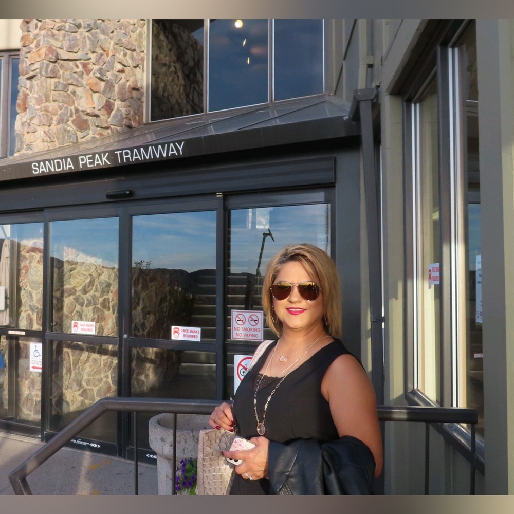 Meet your Posher, Monica